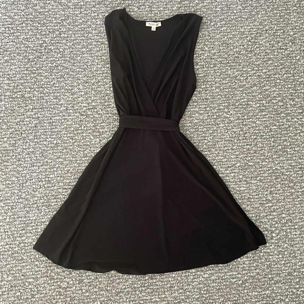 Elegant yet Simple Black Cocktail Dress - Picture 5 of 8